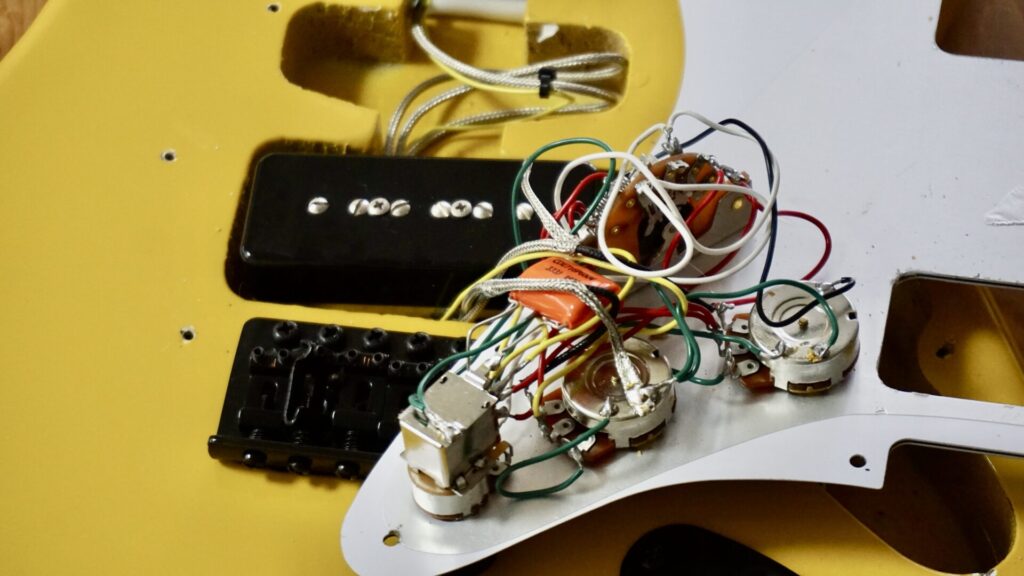 初心者ギターSELDER ST-16(内部配線)