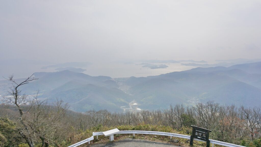 金甲山展望所の廃墟屋上からの景色
