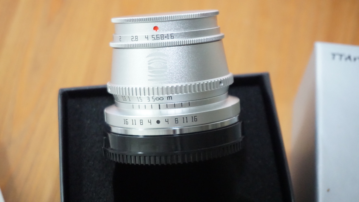 SONY α6000 TTArtisan 35mm f1.4 単焦点 ミラーレス α6000】銘匠光学 TTArtisan 35mm f/1.4 Cをレビュー！初心者向けMF